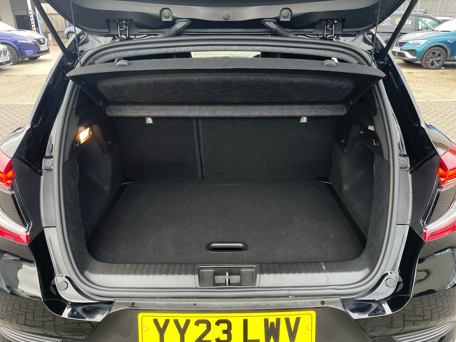 Used Renault Captur 2023 for sale - 76261806: Photo 9