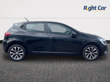 Used Renault Clio 2023 for sale - 79592238: Photo