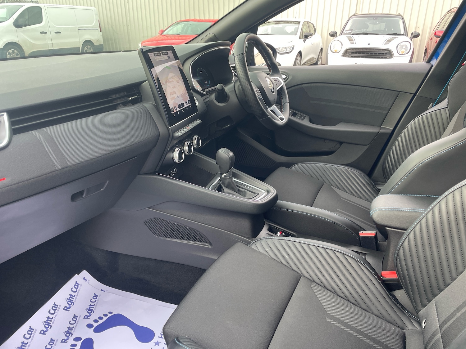 Used Renault Clio 2024 for sale - 76434493: Photo 2