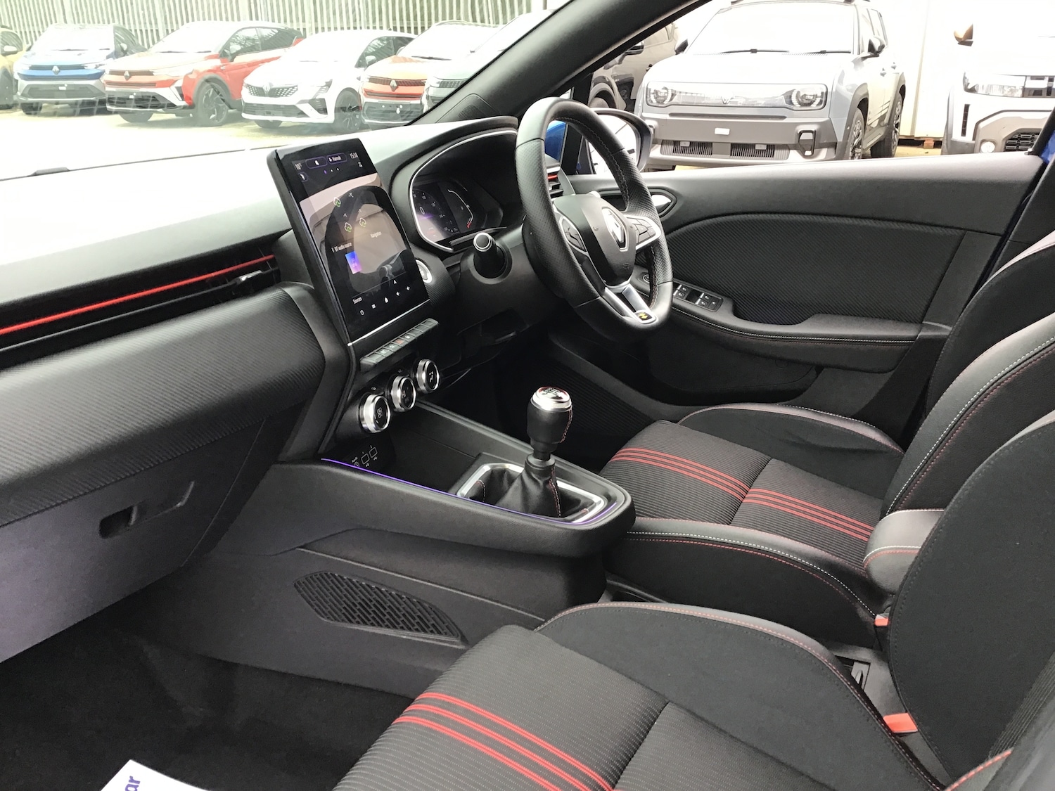 Used Renault Clio 2021 for sale - 77995174: Photo 2