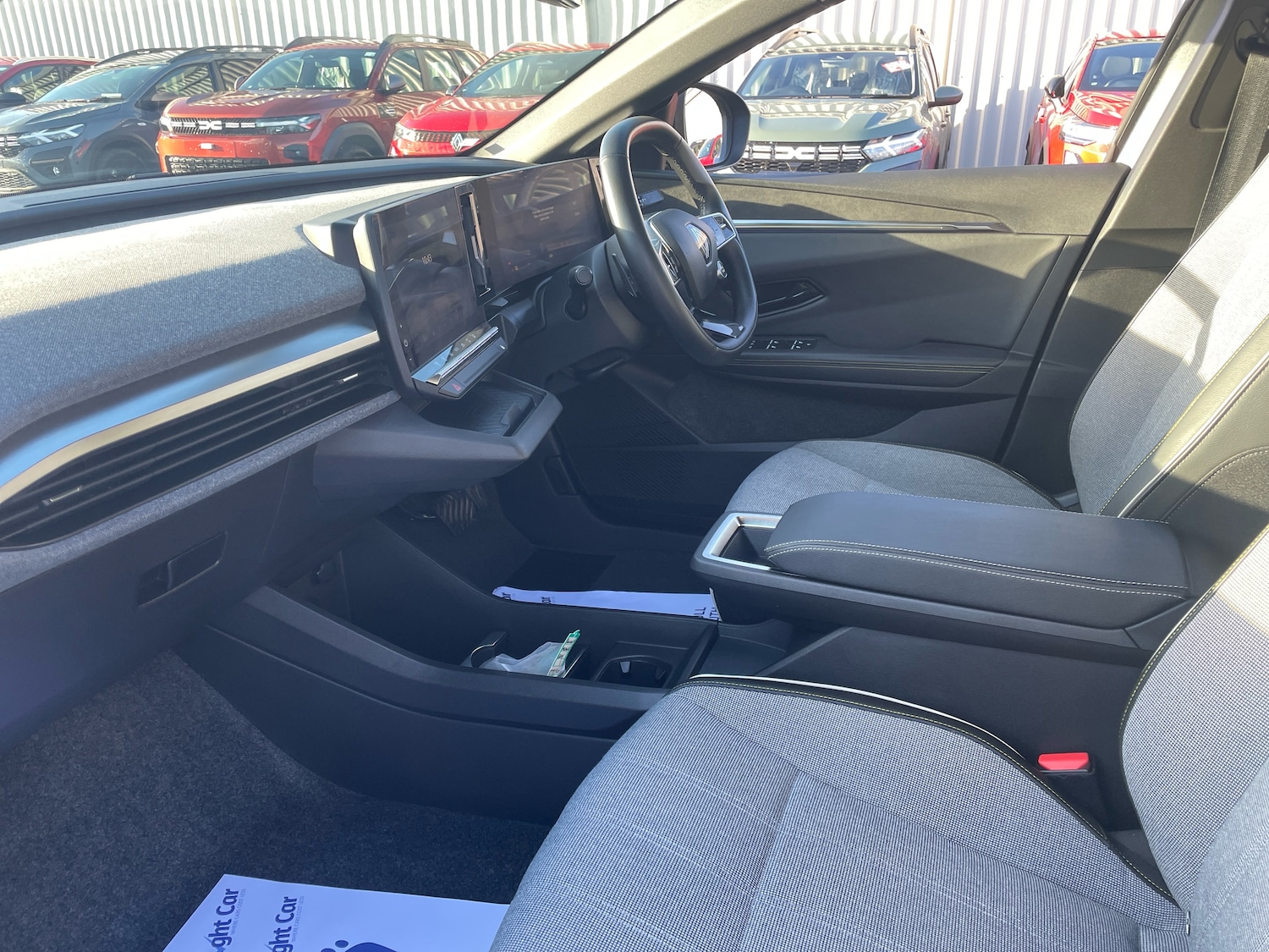 Used Renault Megane E Tech 2023 for sale - 76704528: Photo 2