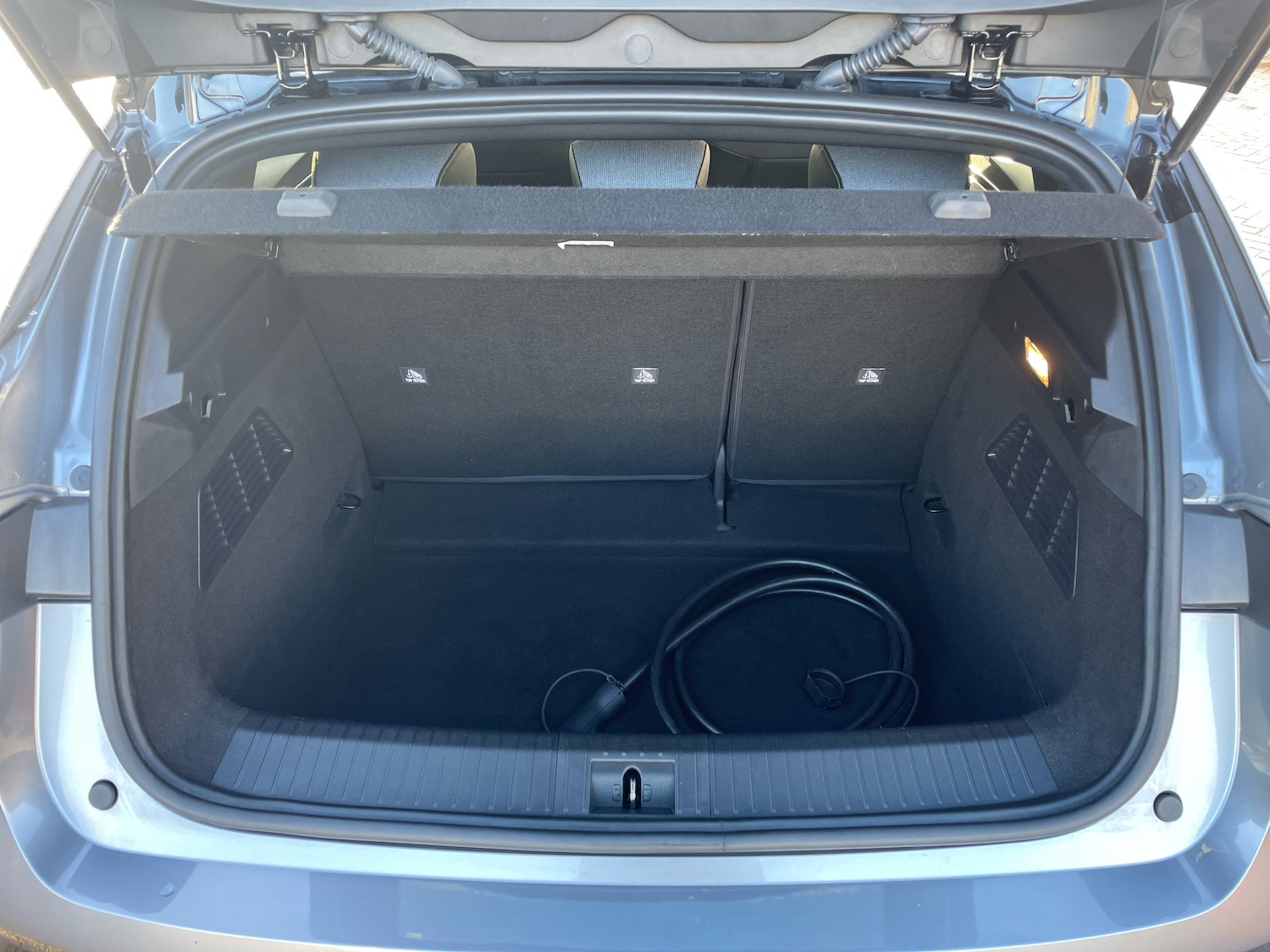 Used Renault Megane E Tech 2023 for sale - 76704528: Photo 9