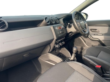 Used Dacia Duster 2023 for sale - 79305882: Photo