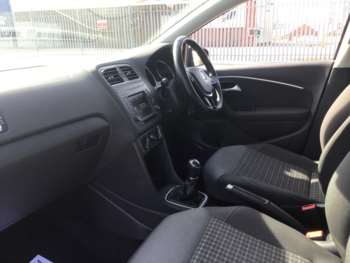 Used Volkswagen Polo 2016 for sale - 74214790: Photo