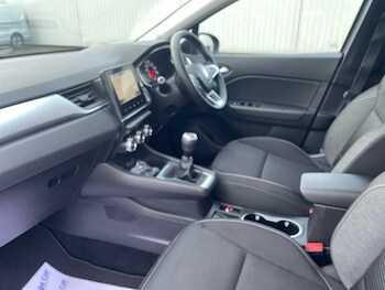 Used Renault Captur 2020 for sale - 77360626: Photo