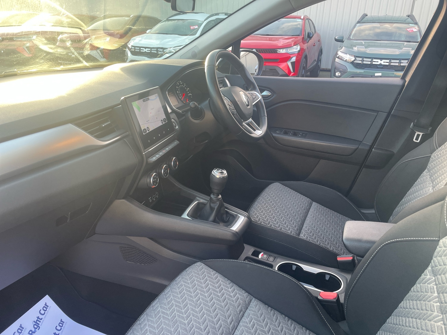 Used Renault Captur 2022 for sale - 76609406: Photo 2