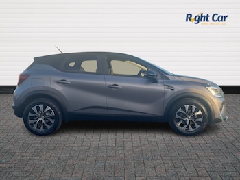 Used Renault Captur 2022 for sale - 76609406: Photo