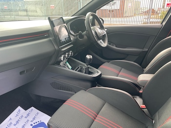 Used Renault Clio 2023 for sale - 75722531: Photo