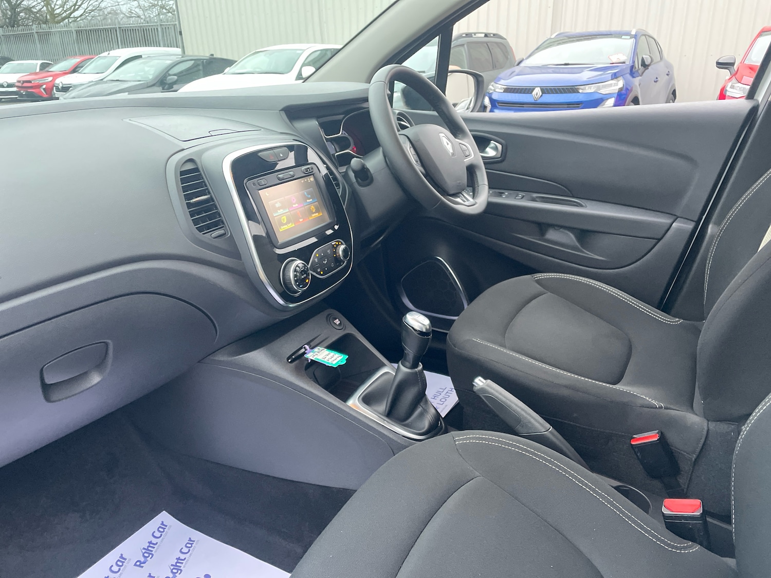 Used Renault Captur 2018 for sale - 77457904: Photo 2