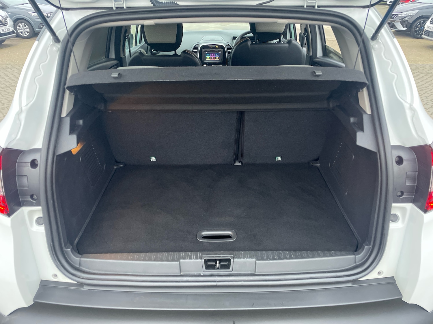 Used Renault Captur 2018 for sale - 77457904: Photo 9