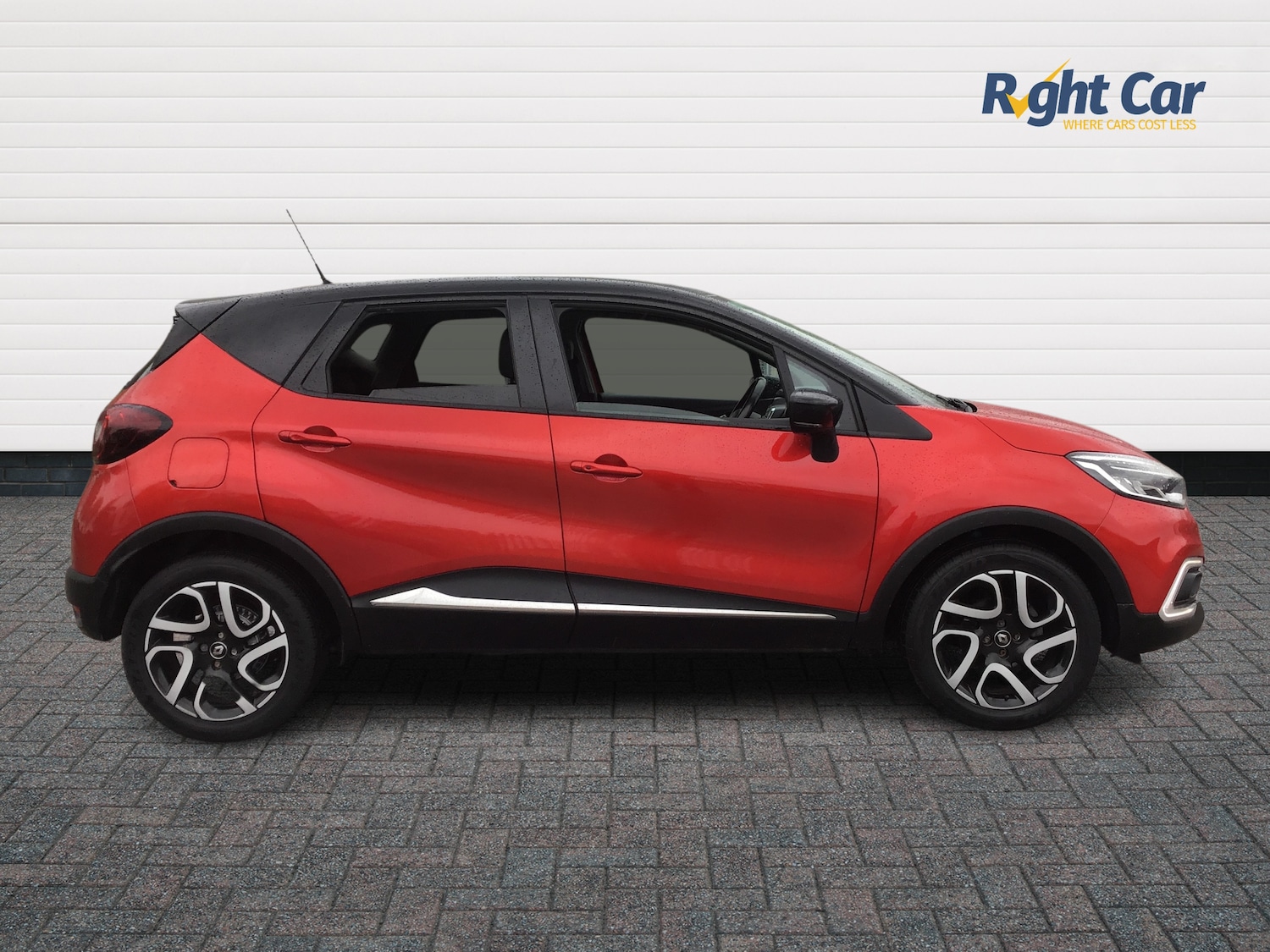 Used Renault Captur 2018 for sale - 76966832: Photo 4