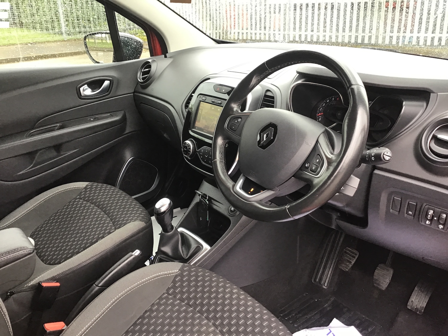 Used Renault Captur 2018 for sale - 76966832: Photo 6