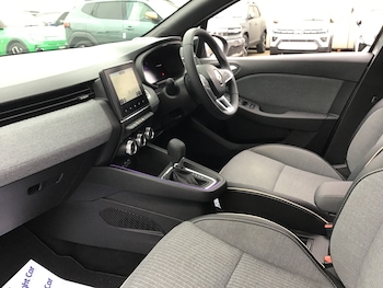 Used Renault Clio 2023 for sale - 77810281: Photo