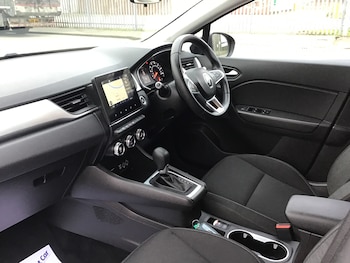 Used Renault Captur 2021 for sale - 77726212: Photo