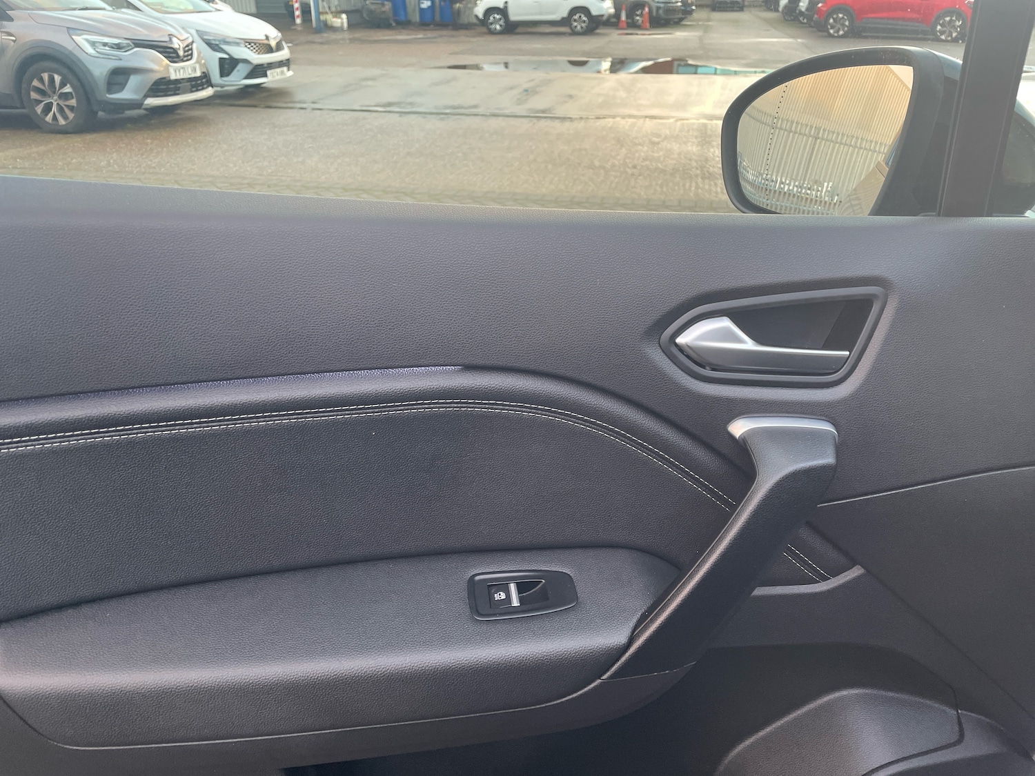 Used Renault Captur 2023 for sale - 76691631: Photo 11