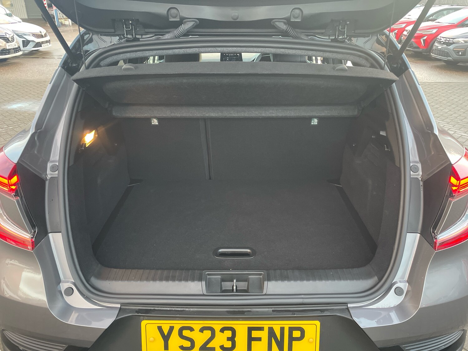 Used Renault Captur 2023 for sale - 76691631: Photo 9