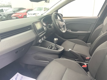 Used Renault Clio 2025 for sale - 76788398: Photo