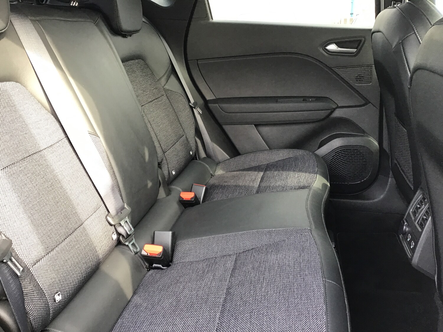 Used Renault Captur 2023 for sale - 77960027: Photo 10