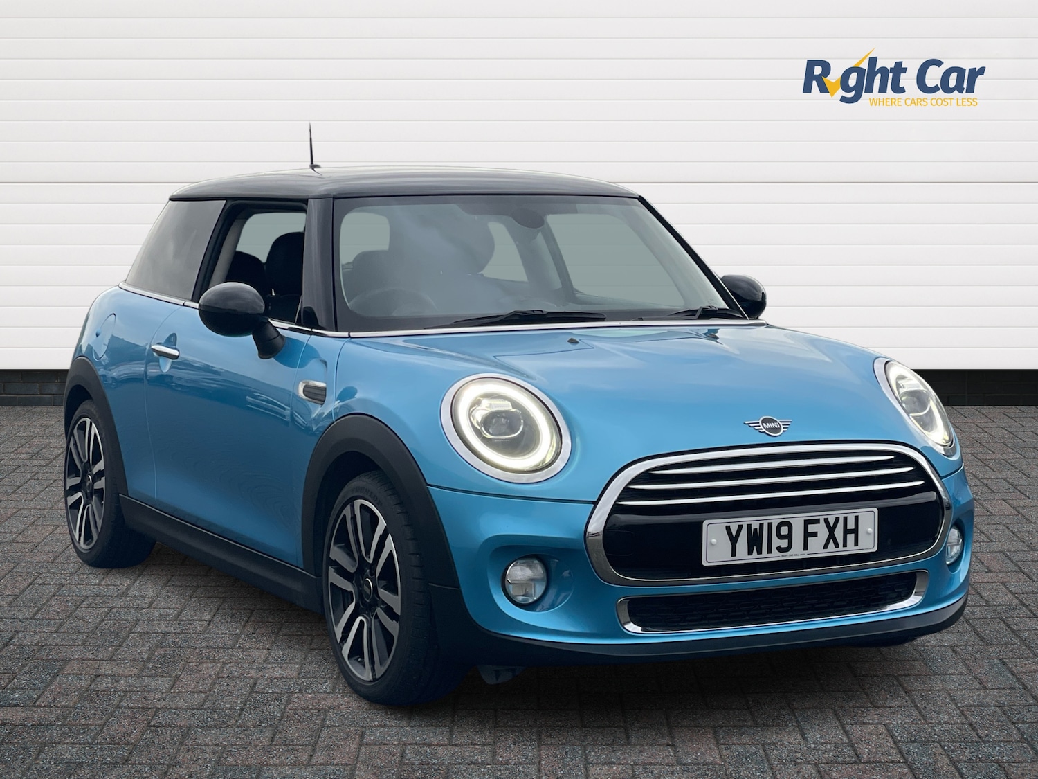 Used MINI Hatch 2019 for sale - 76563398: Photo 1