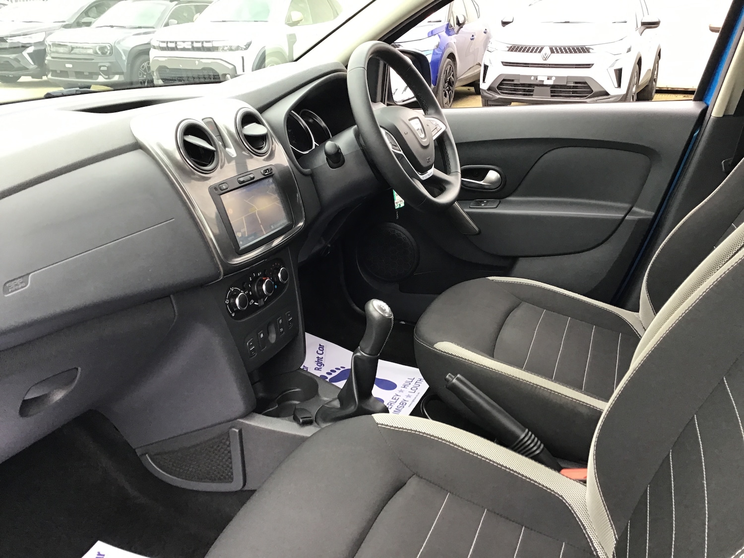 Used Dacia Sandero Stepway 2018 for sale - 77885498: Photo 2