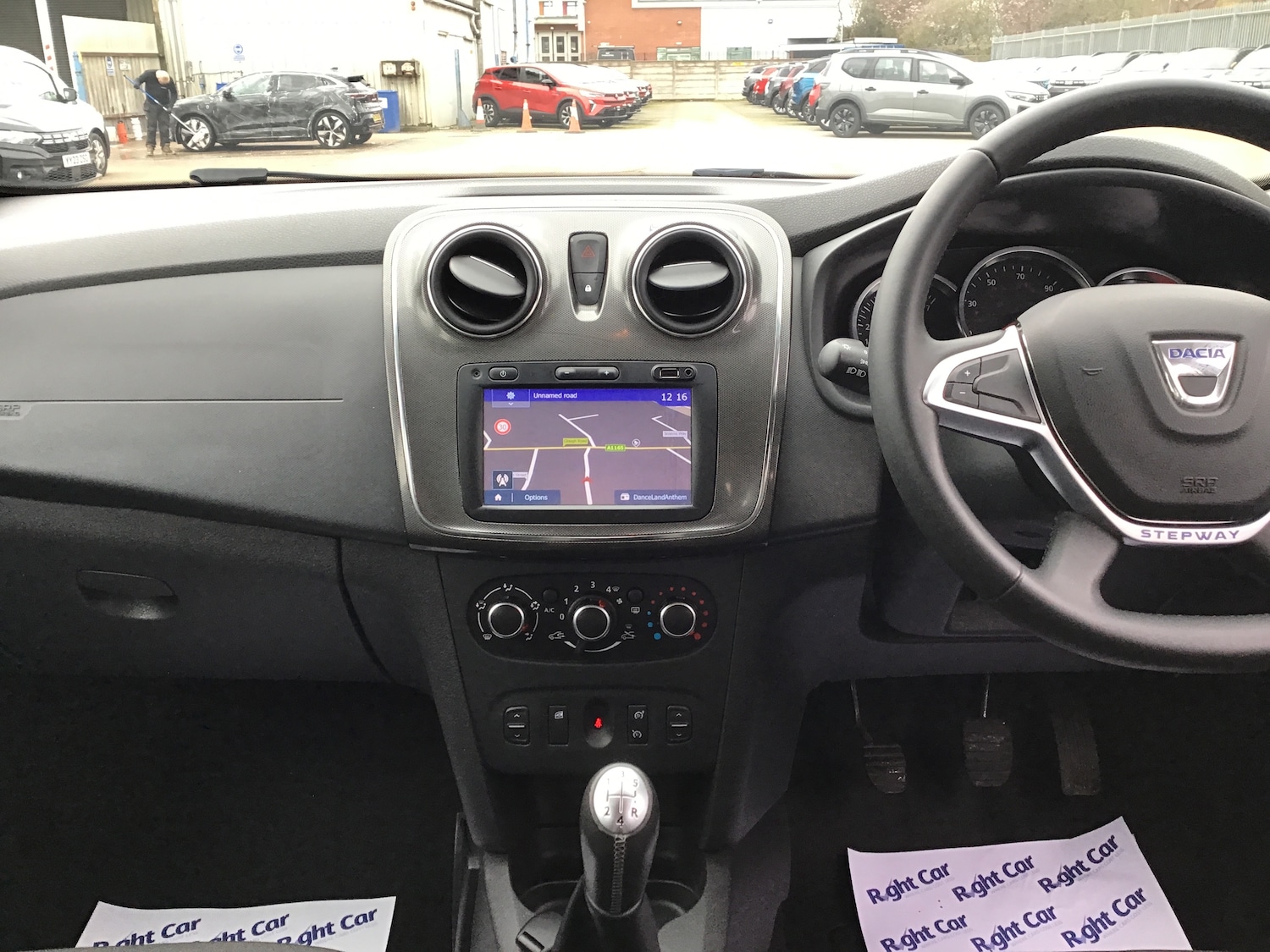 Used Dacia Sandero Stepway 2018 for sale - 77885498: Photo 8