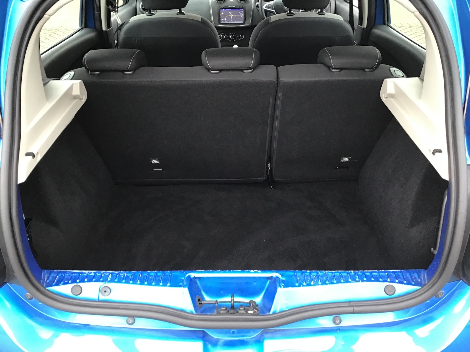 Used Dacia Sandero Stepway 2018 for sale - 77885498: Photo 9