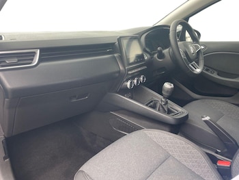 Used Renault Clio 2023 for sale - 79390078: Photo