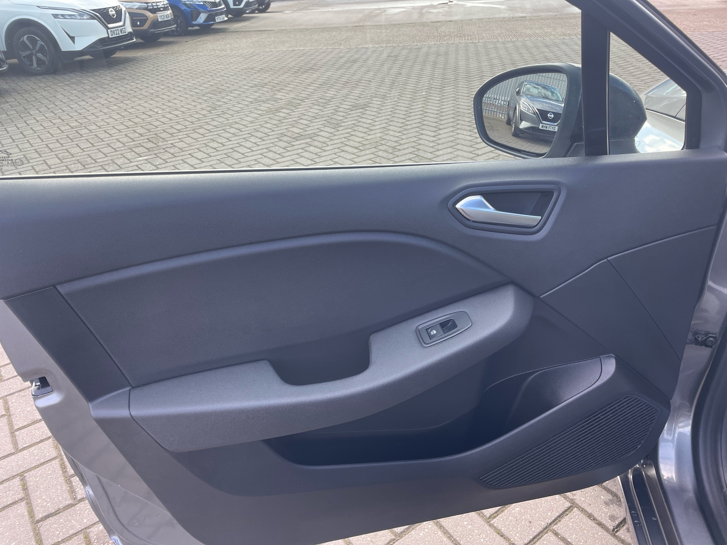 Used Renault Clio 2024 for sale - 76339070: Photo 11
