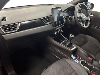 Used Renault Captur 2023 for sale - 79592234: Photo