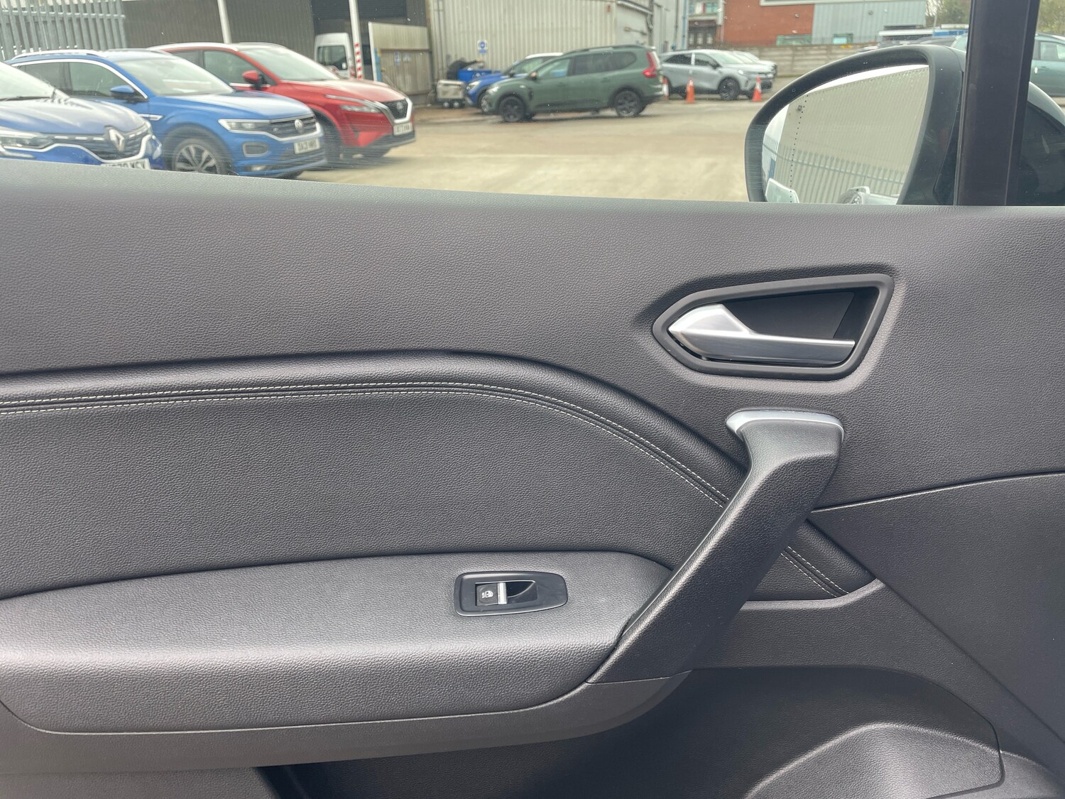 Used Renault Captur 2023 for sale - 78103424: Photo 11