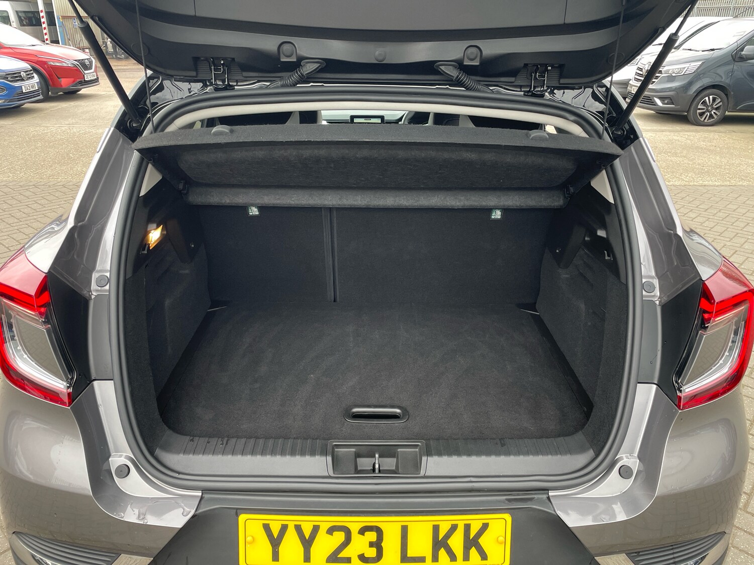 Used Renault Captur 2023 for sale - 78103424: Photo 9