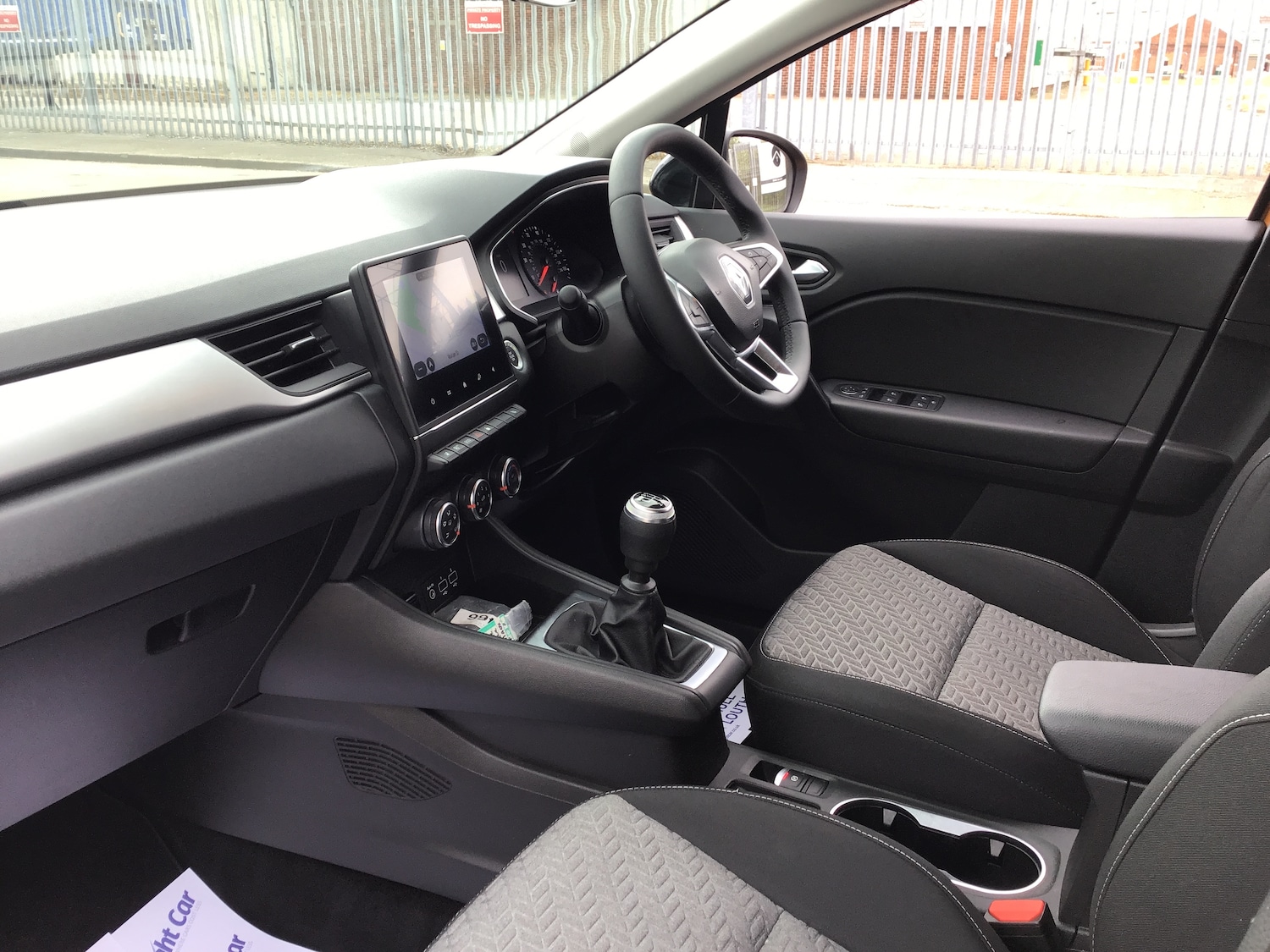 Used Renault Captur 2022 for sale - 78159155: Photo 2