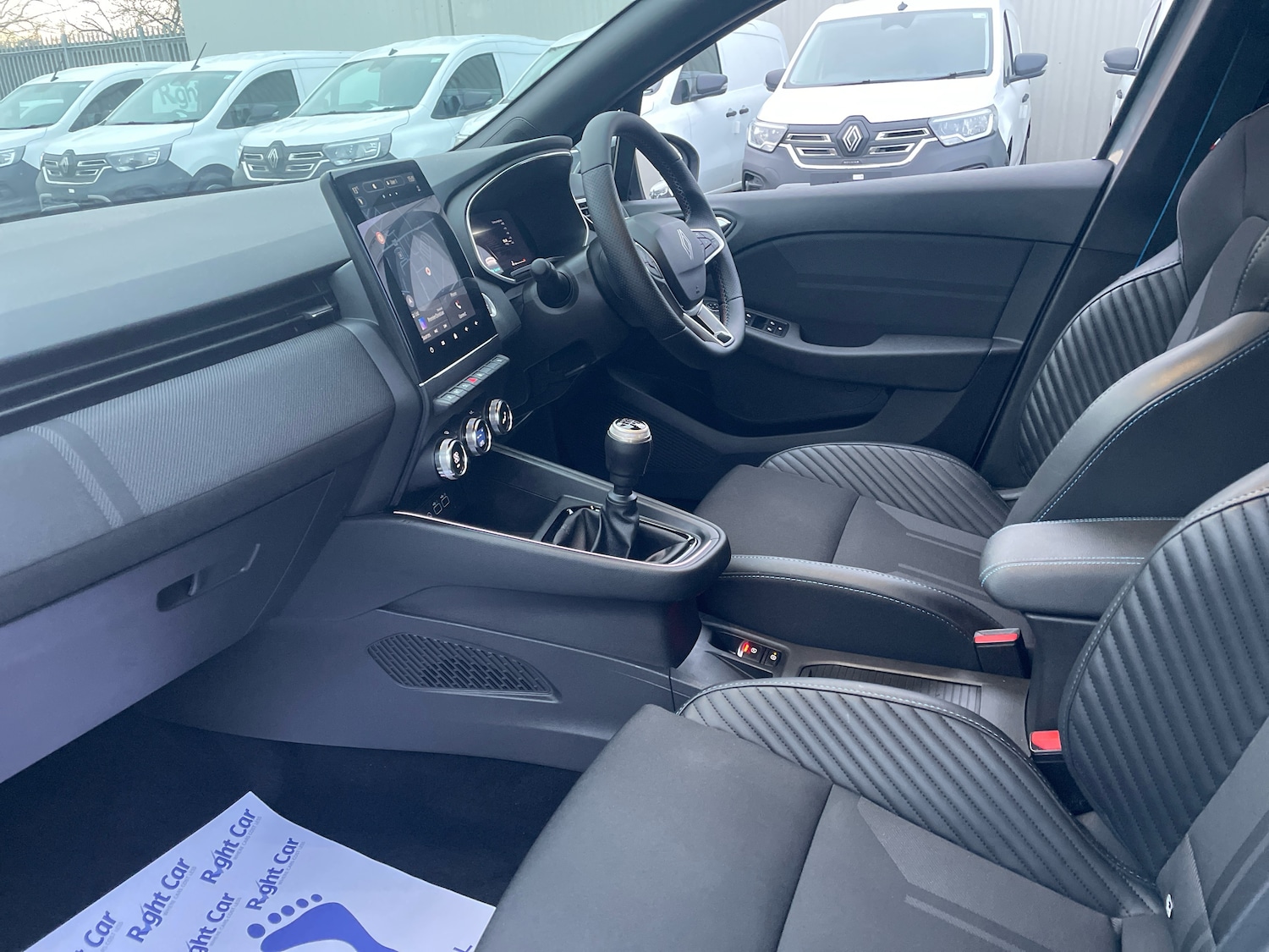 Used Renault Clio 2025 for sale - 77031555: Photo 2