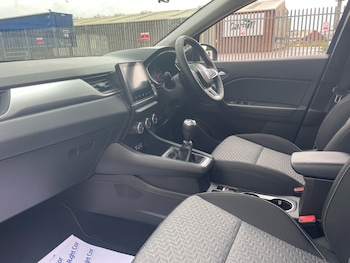 Used Renault Captur 2022 for sale - 75281812: Photo