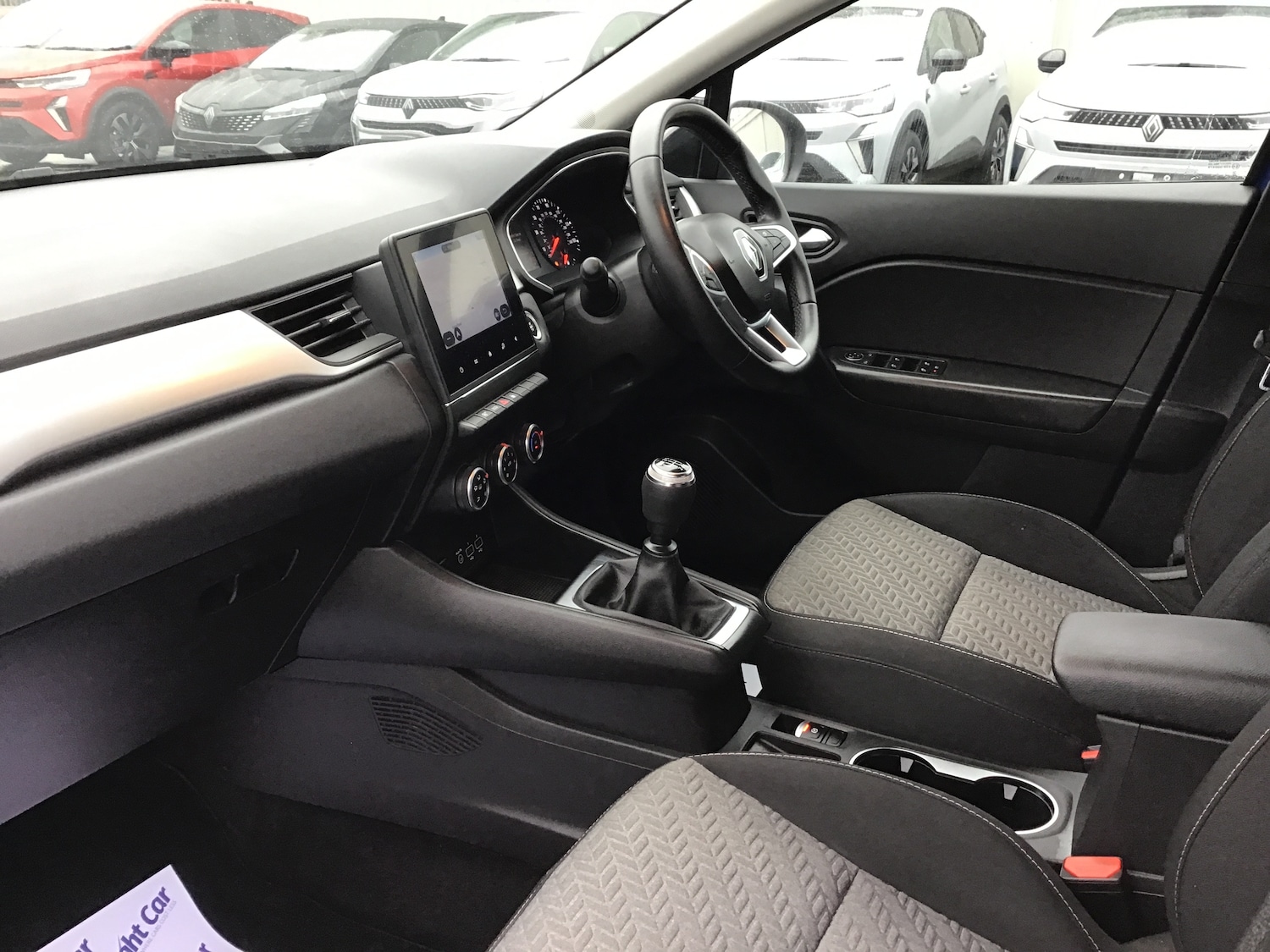 Used Renault Captur 2022 for sale - 77614571: Photo 2