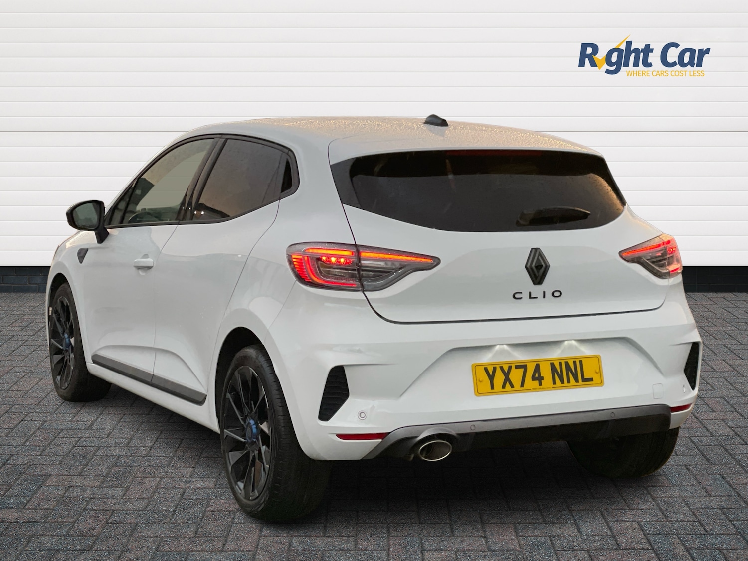 Used Renault Clio 2024 for sale - 76717512: Photo 3