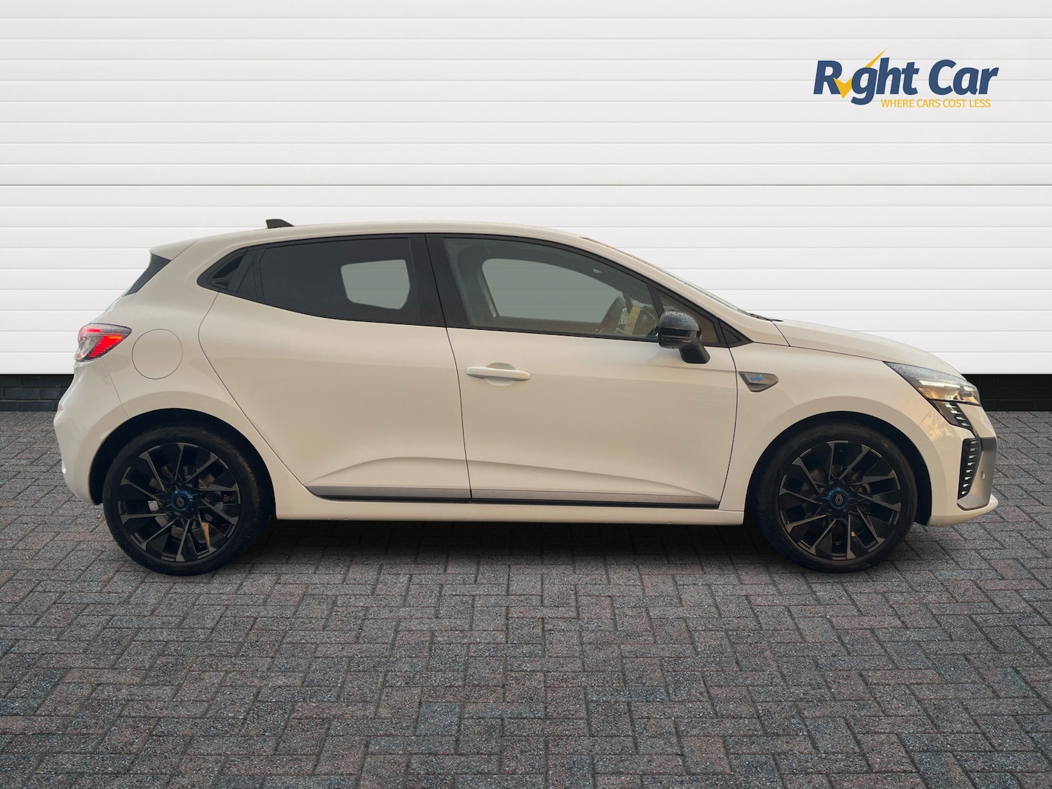 Used Renault Clio 2024 for sale - 76717512: Photo 4