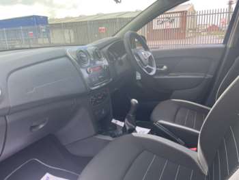 Used Dacia Sandero Stepway 2018 for sale - 74889903: Photo