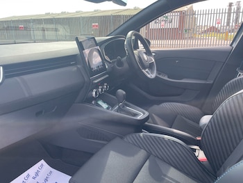 Used Renault Clio 2024 for sale - 75212077: Photo