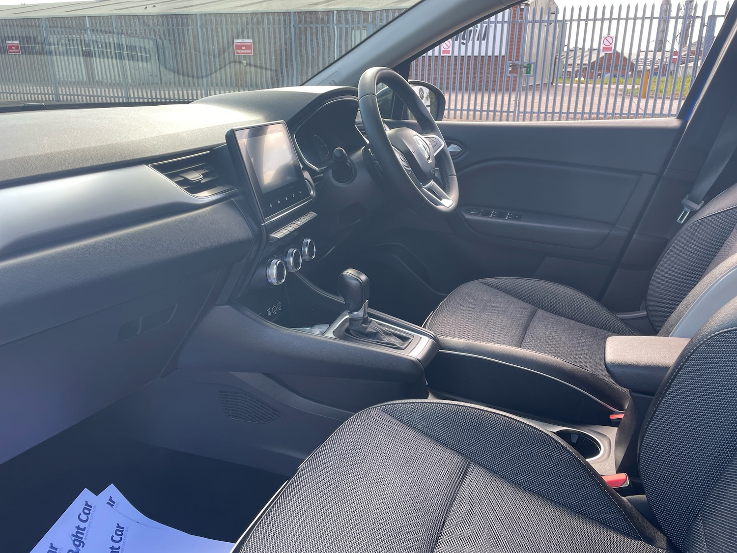 Used Renault Captur 2022 for sale - 77178237: Photo 2