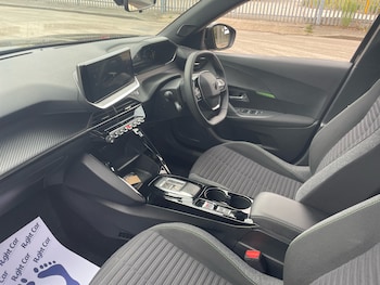 Used Peugeot 2008 2024 for sale - 75565703: Photo