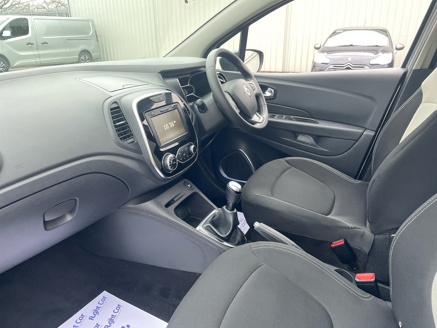 Used Renault Captur 2020 for sale - 77333251: Photo 2