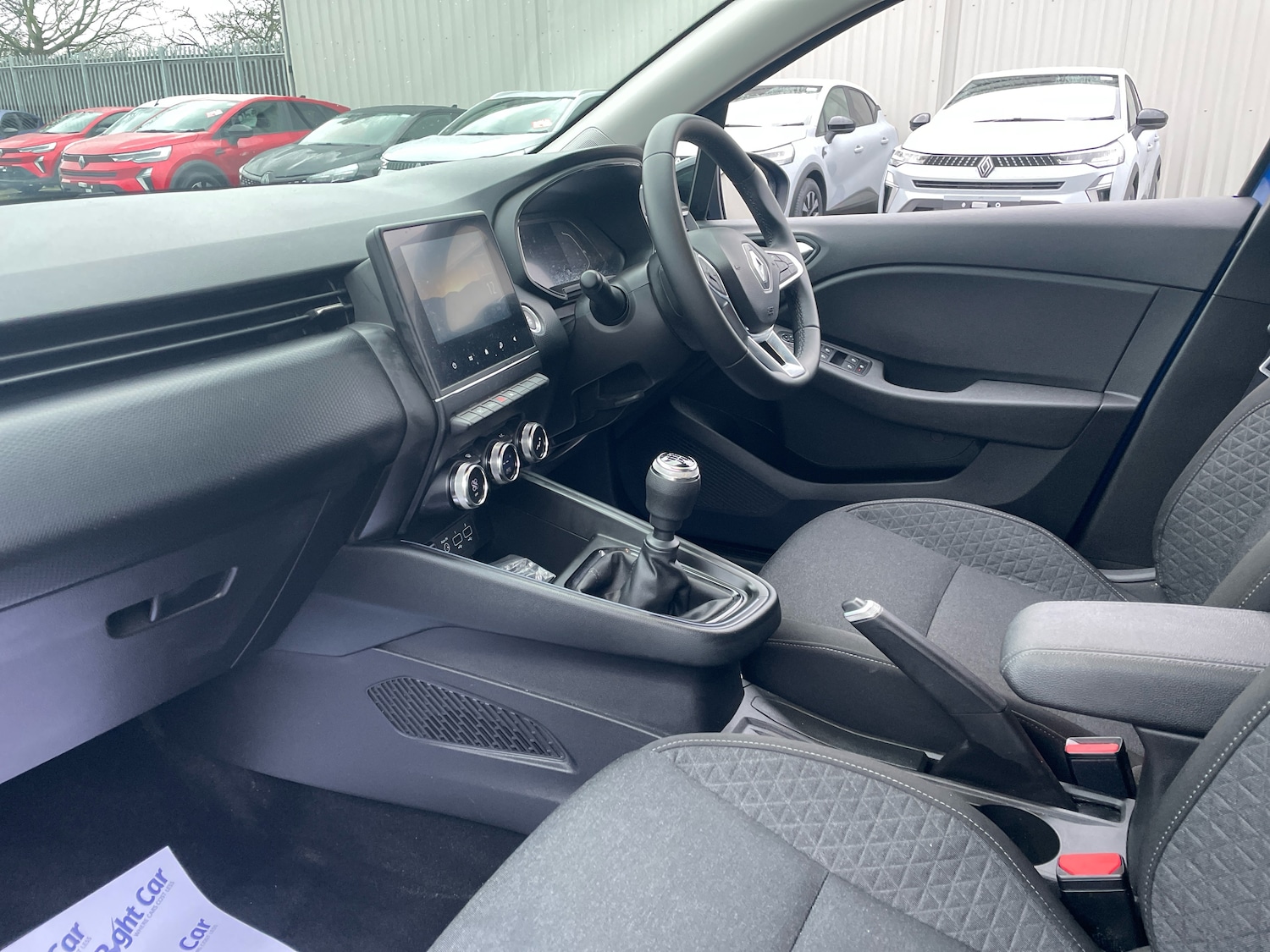 Used Renault Clio 2023 for sale - 77539908: Photo 2