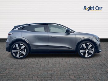 Used Renault Megane E Tech 2022 for sale - 76015355: Photo