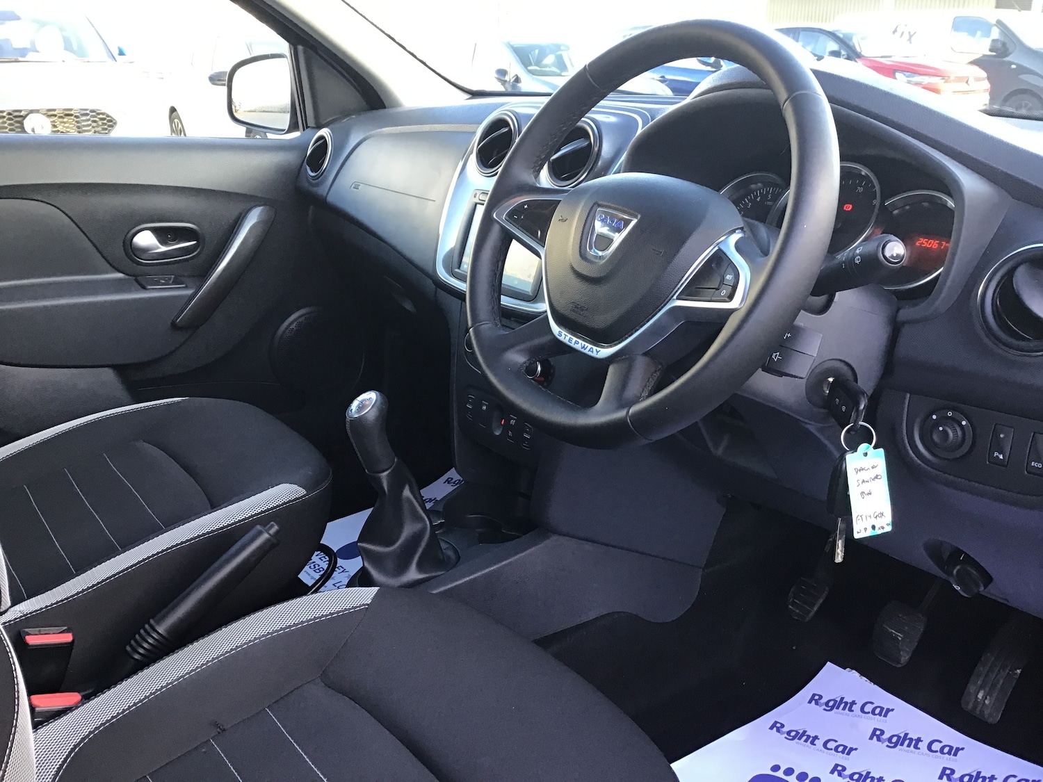Used Dacia Sandero Stepway 2019 for sale - 77726215: Photo 6