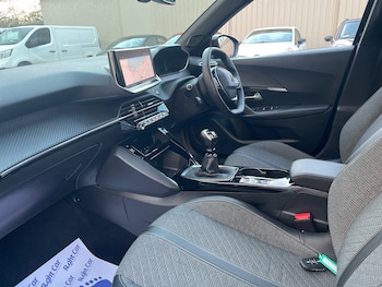 Used Peugeot 2008 2023 for sale - 76434483: Photo