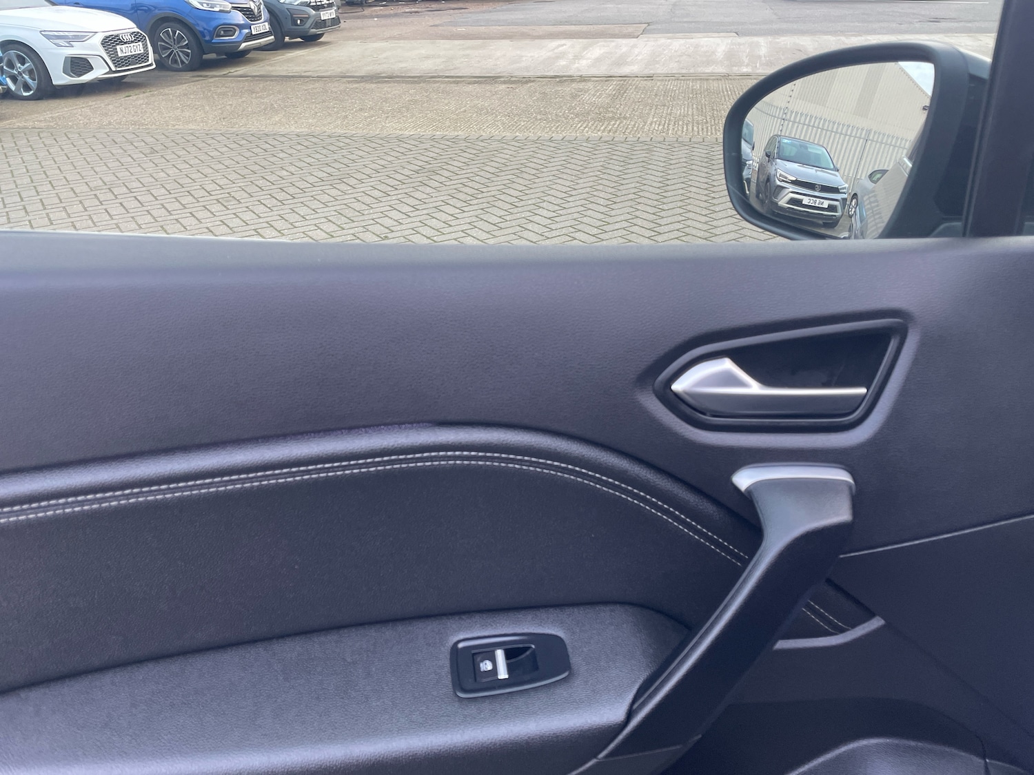 Used Renault Captur 2023 for sale - 76574851: Photo 11