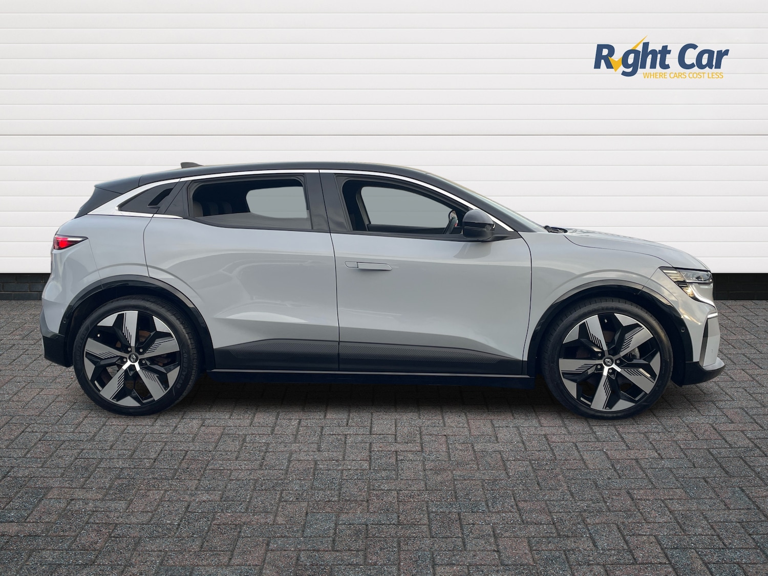 Used Renault Megane E Tech 2022 for sale - 77205780: Photo 4