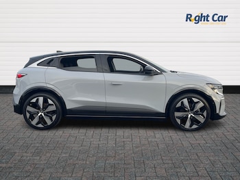 Used Renault Megane E Tech 2022 for sale - 77205780: Photo