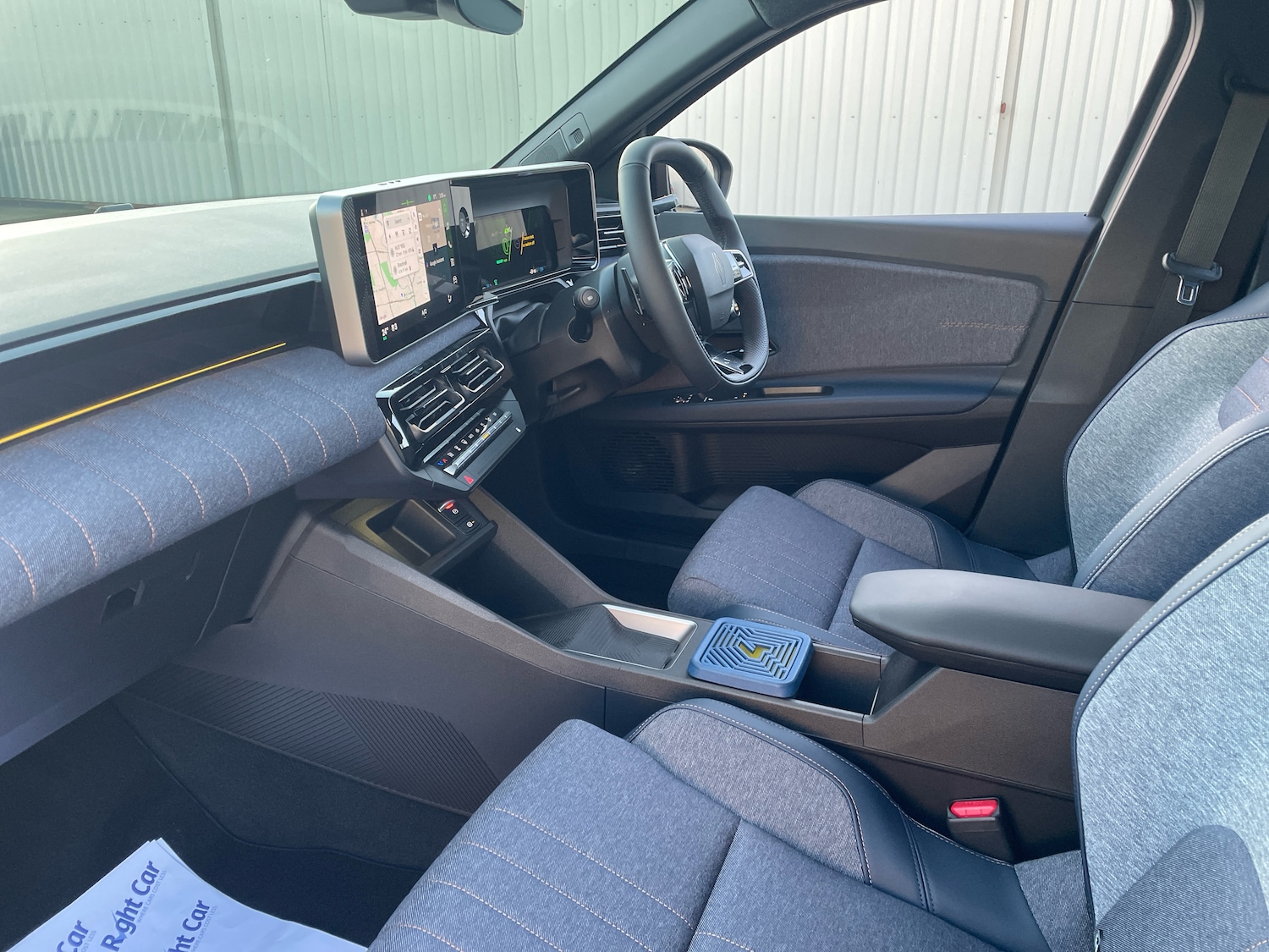 Used Renault 4 2025 for sale - 76842211: Photo 2